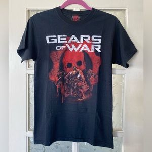 Gears of War 2007 men’s size Small T-shirt (Good condition, preowned)